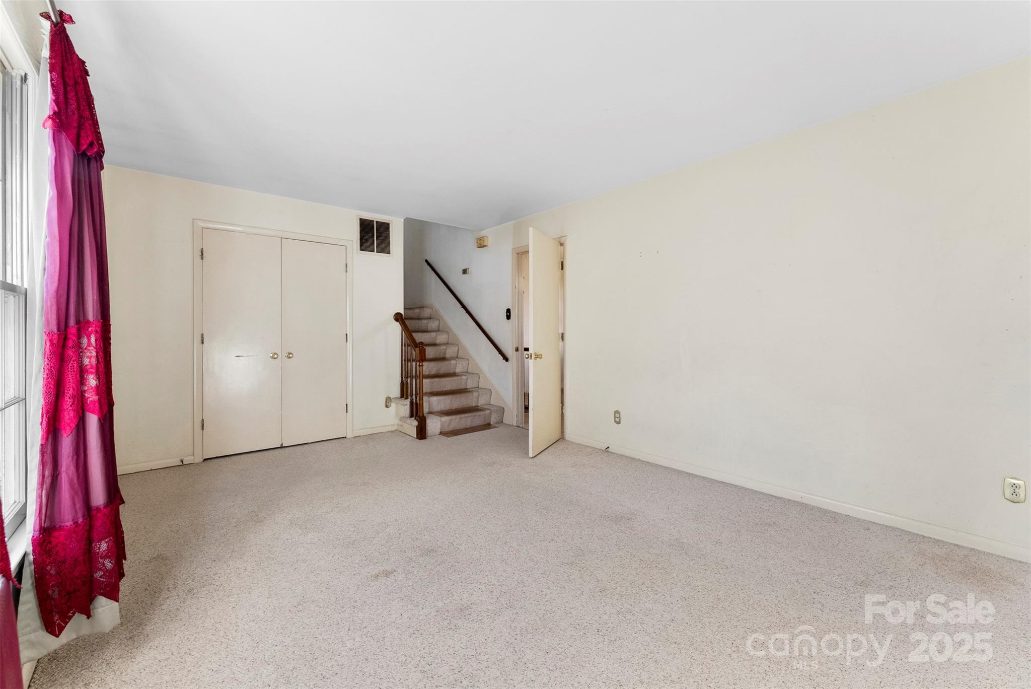 Property image 3 of 5545 Elsinore Place in Birnam Woods, Charlotte, NC 28227