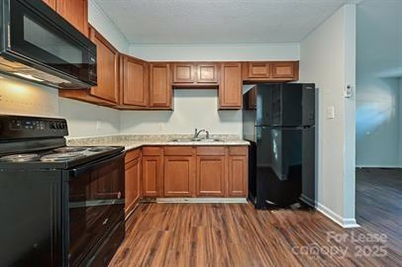 Property image 3 at 4100 Dinglewood Avenue, Charlotte, NC 28205