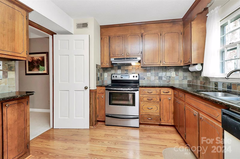 Property image 4 at 6624 Bunker Hill Circle, Charlotte, NC 28210