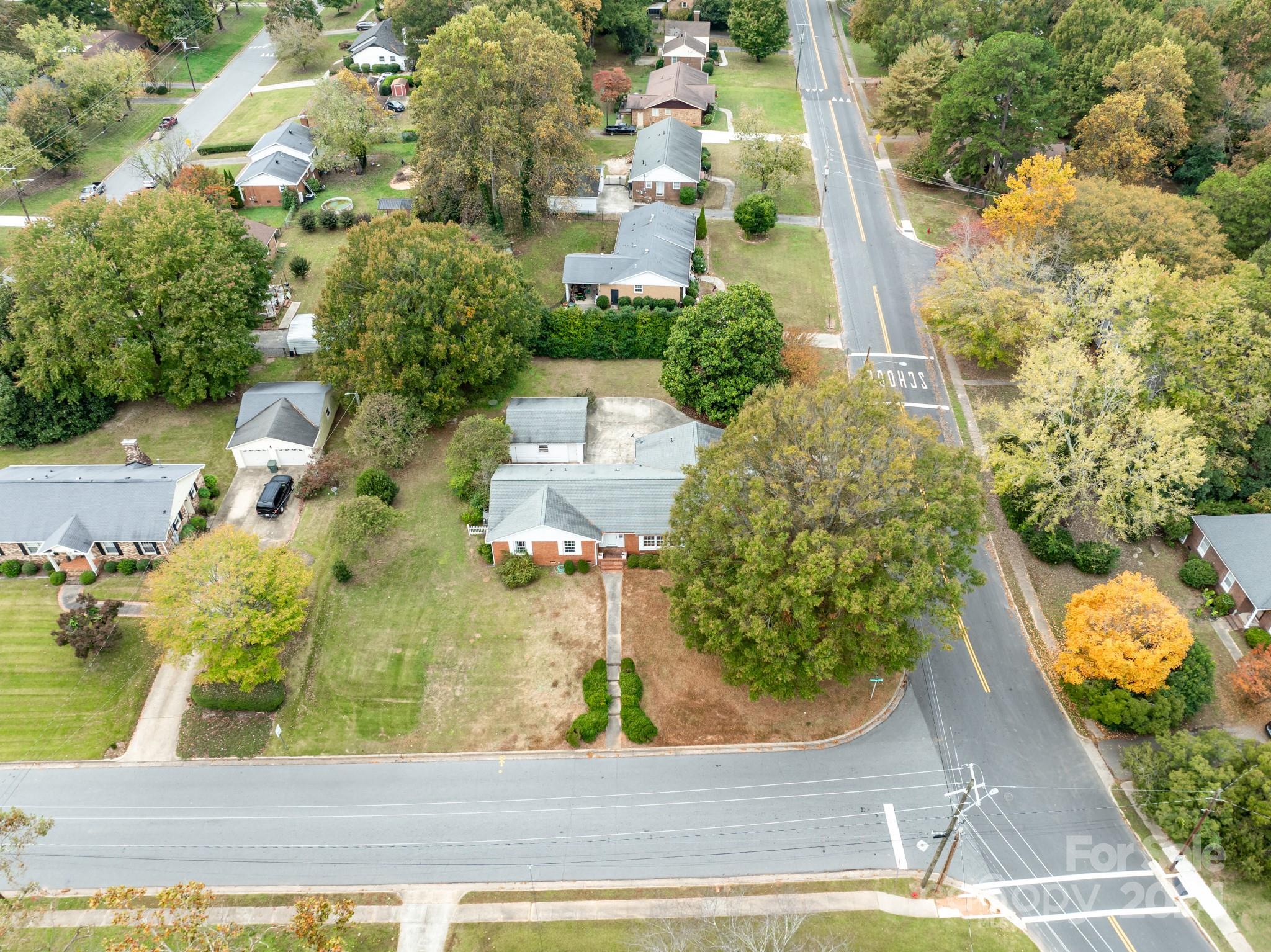 Property image 2 of 1119 Castlegate Street in Kingswood, Gastonia, NC 28054
