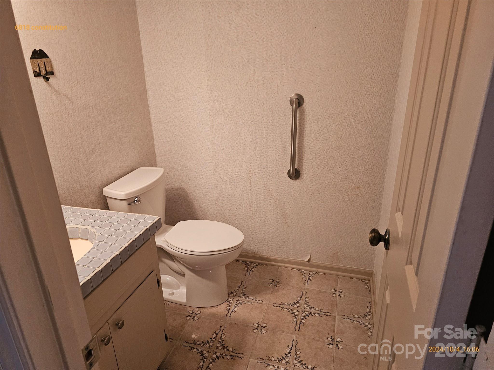 Property image 5 of 6818 Constitution Lane in Olde Georgetowne, Charlotte, NC 28210