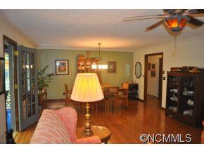 Property image 3 of 406 Birdland Dr in Jeter Mtn Terrace, Hendersonville, NC 28739