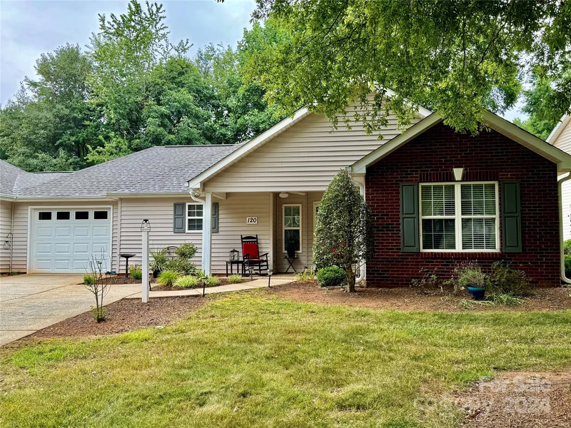 120 Ashwood Lane