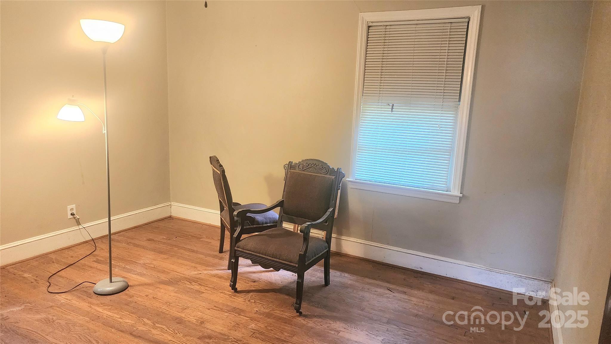 Property image 5 of 4104 Dinglewood Avenue in Howie Acres, Charlotte, NC 28205