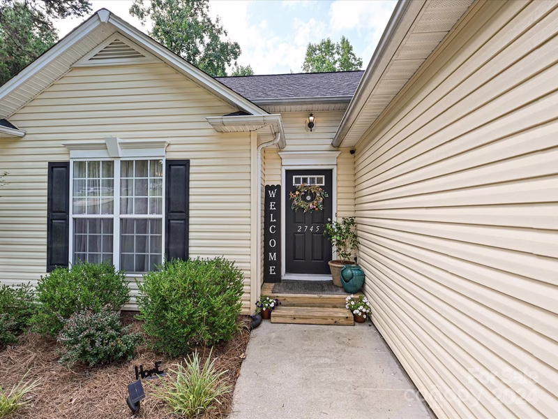 Property image 2 at 2745 Stockwood Drive, Gastonia, NC 28056