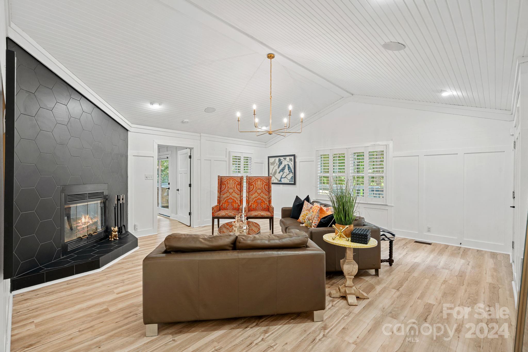 Property image 5 of 137 Brookridge Lane in Brookridge Shores, Mooresville, NC 28117