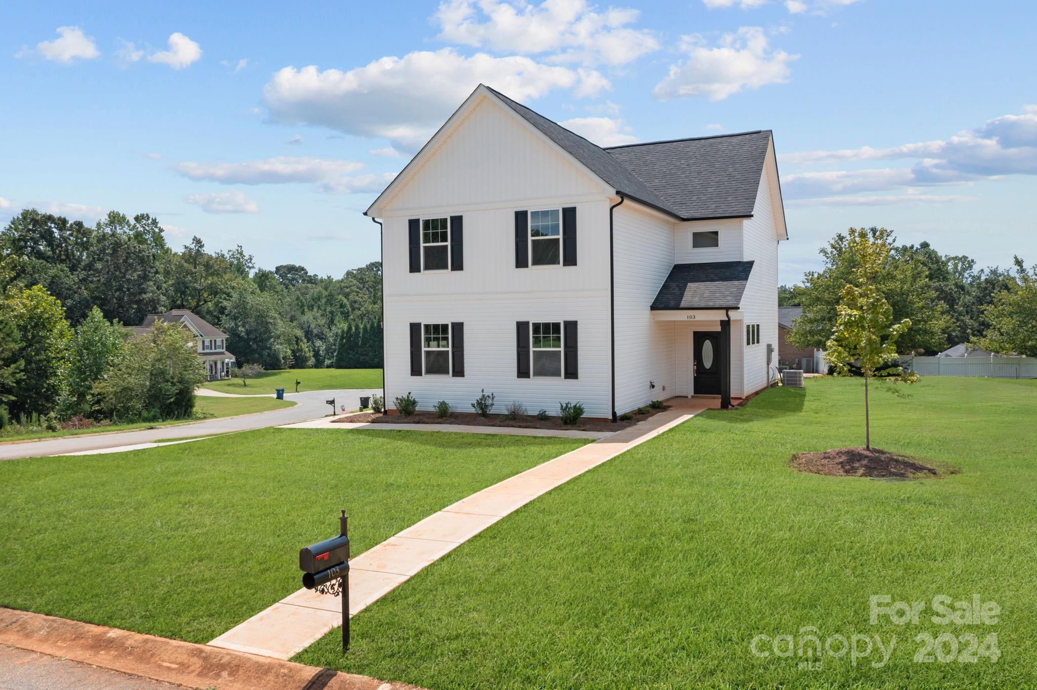 Property image 2 of 103 Dublin Court in The Landings, Statesville, NC 28677