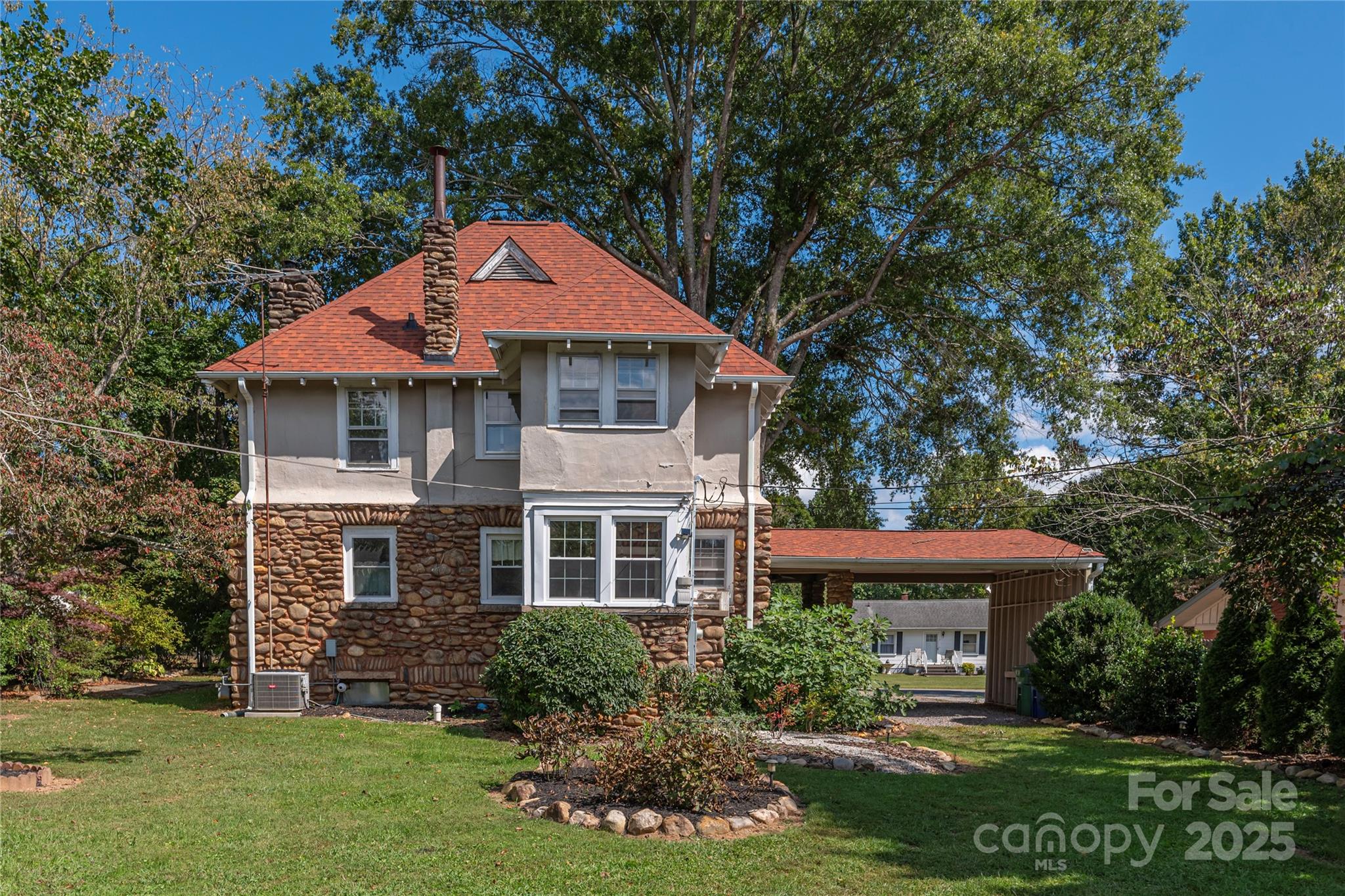 Property image 3 of 115 Stonewall Avenue in Grovemont, Swannanoa, NC 28778