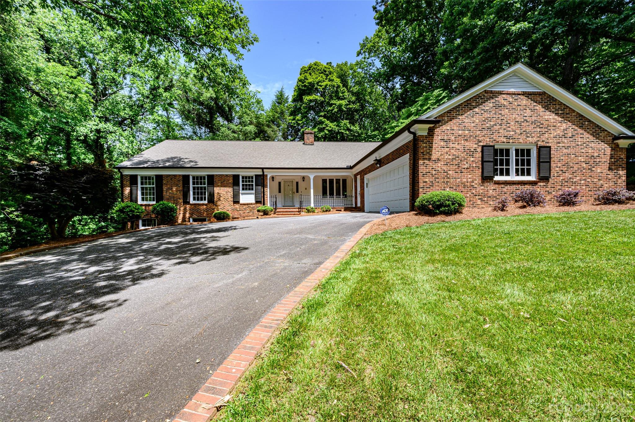Property image 4 of 214 Hillside Lane in Dogwood Hills, Newton, NC 28658