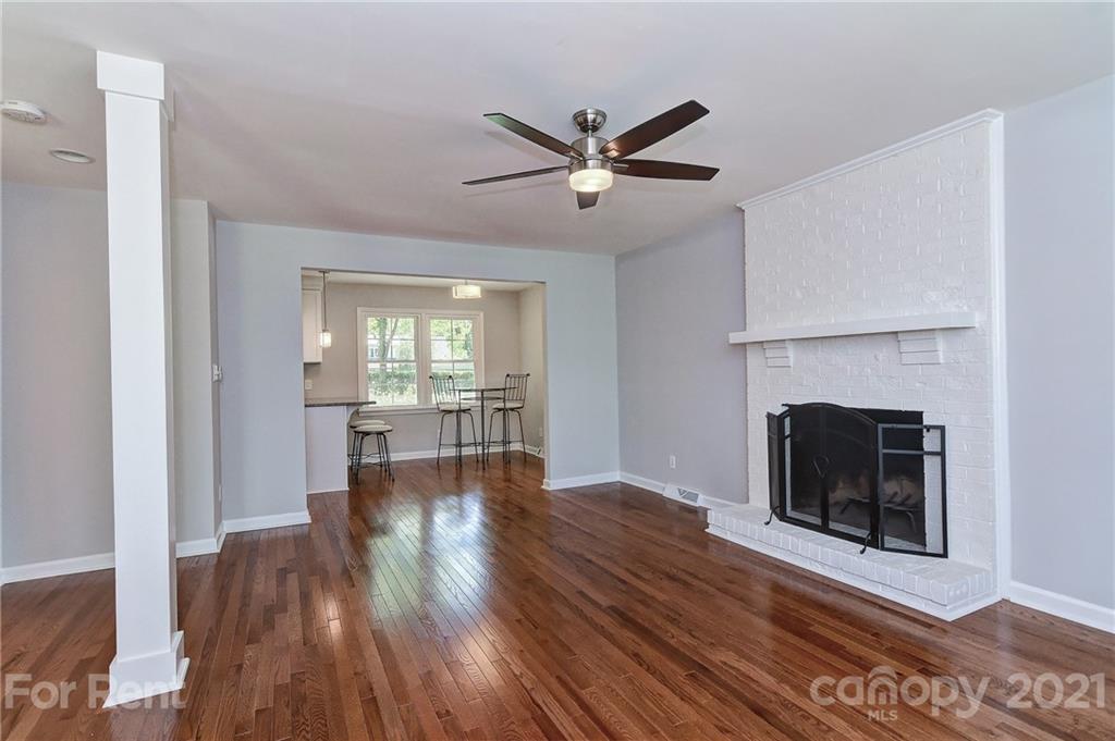 Property image 4 of 6201 Sharon Road in Sharon Hills, Charlotte, NC 28210