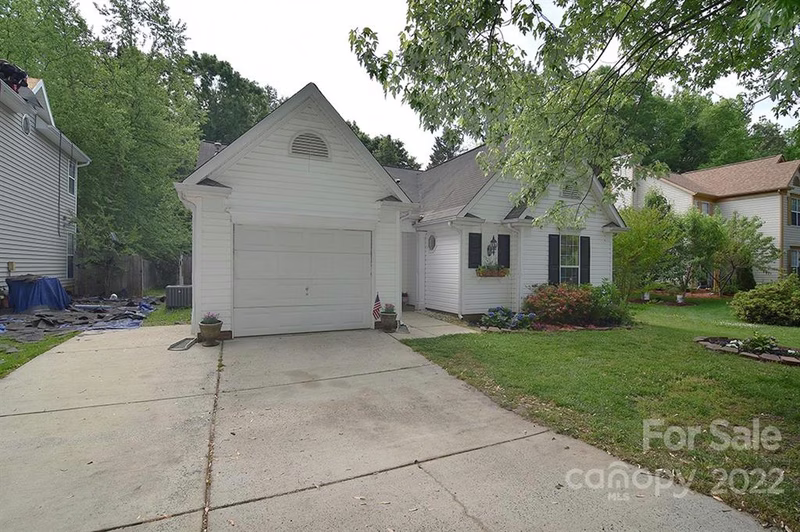 Property image 2 at 7613 Pence Pond Lane, Charlotte, NC 28227