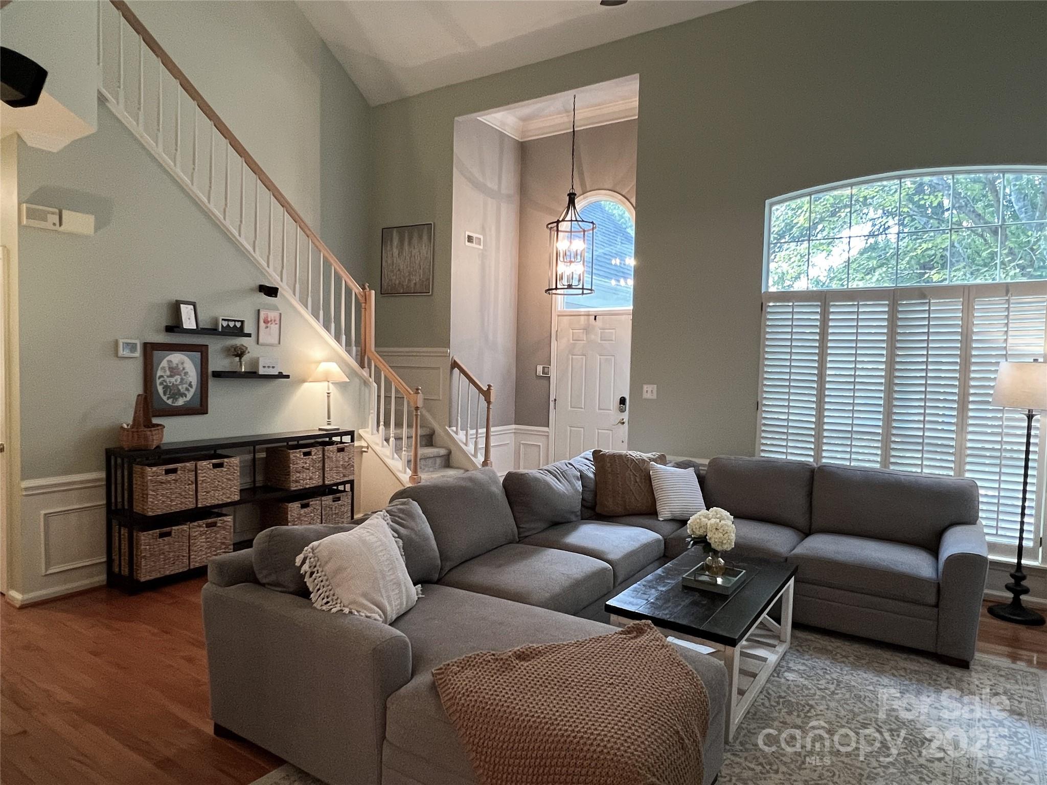Property image 2 of 6231 Oxwynn Lane in Providence Commons, Charlotte, NC 28270