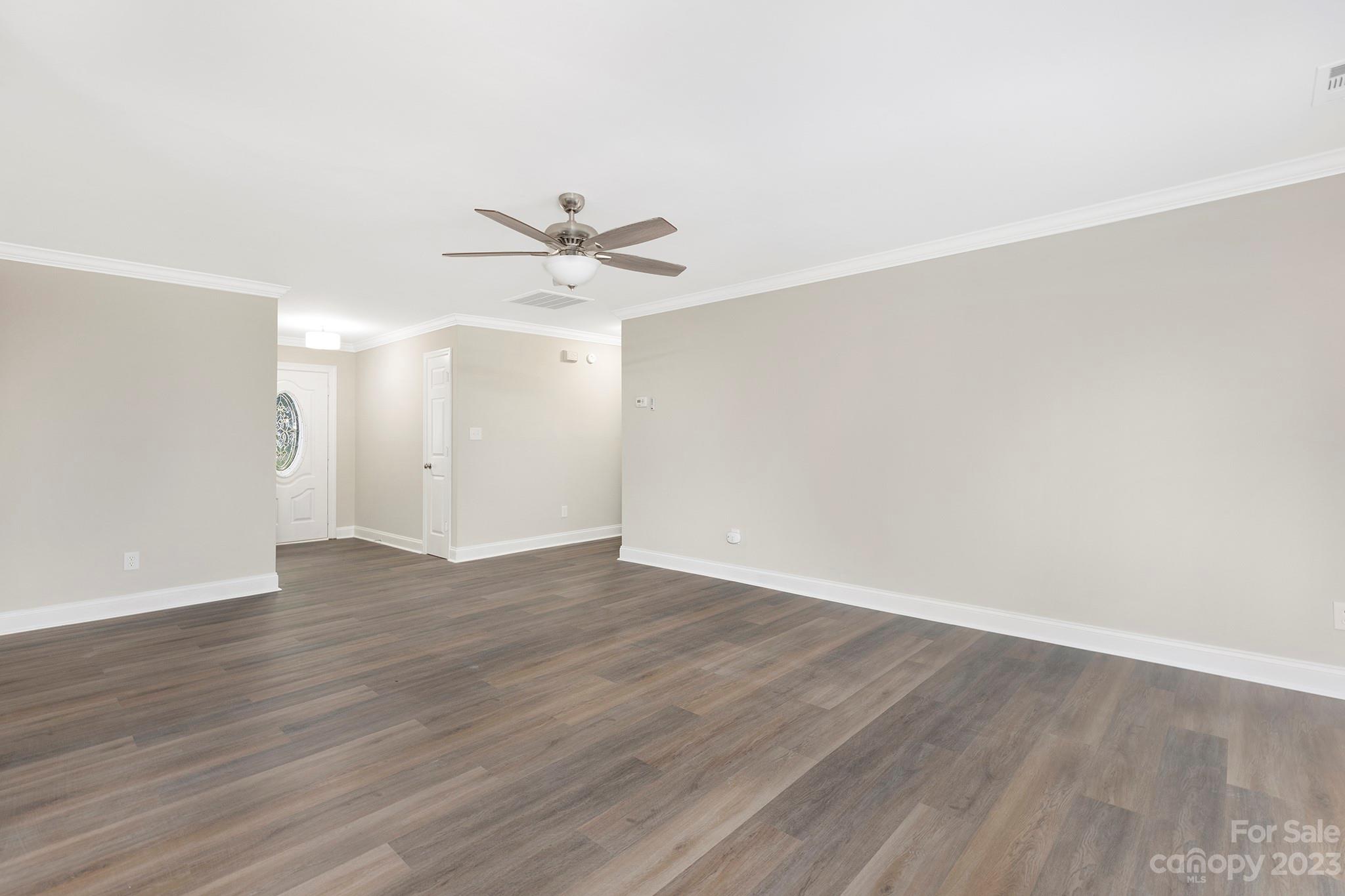 Property image 3 of 1402 Ridgewood Drive in Hidden Valley, Concord, NC 28027