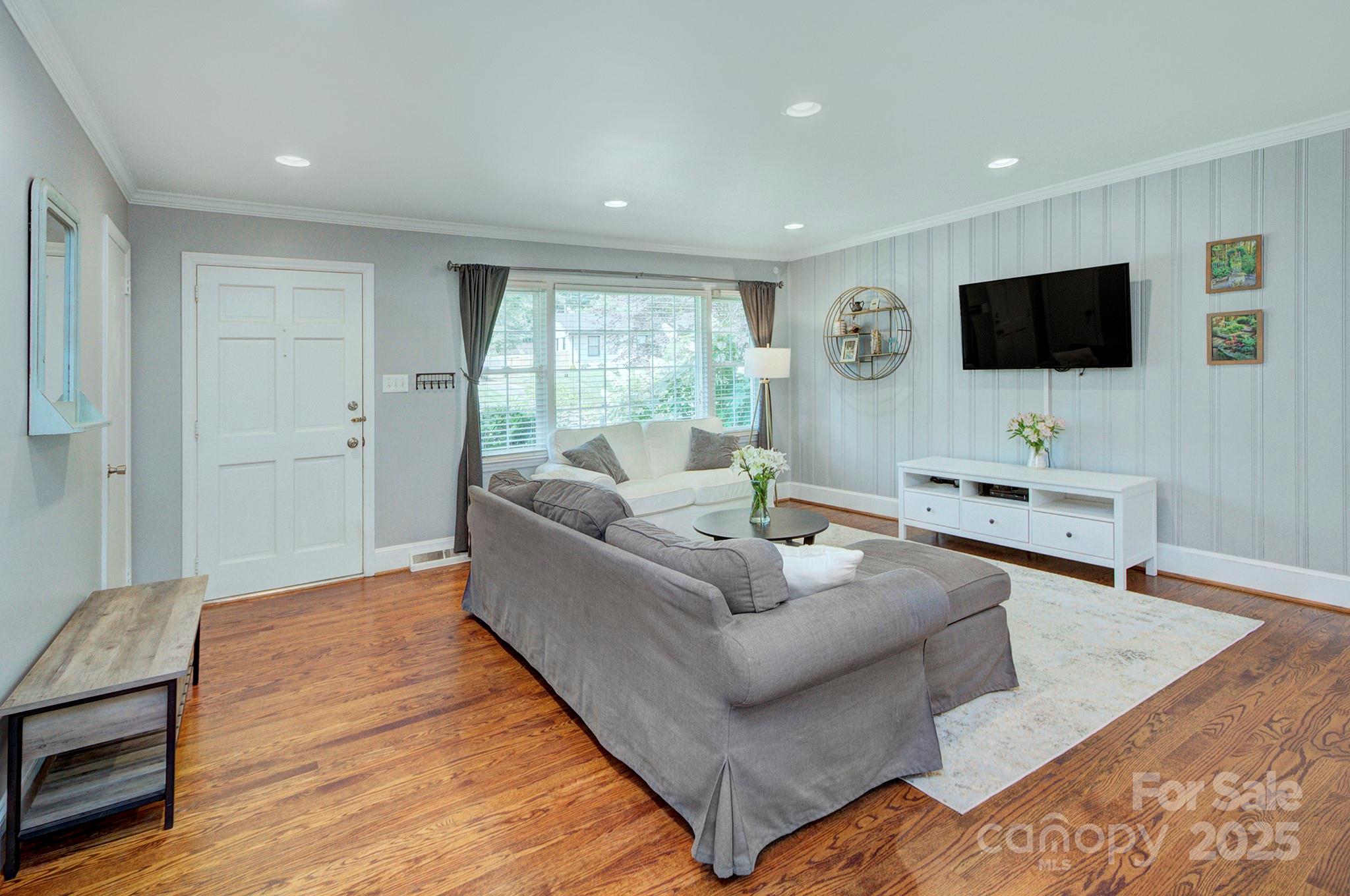 Property image 4 of 1715 Wensley Drive in Montclaire, Charlotte, NC 28210