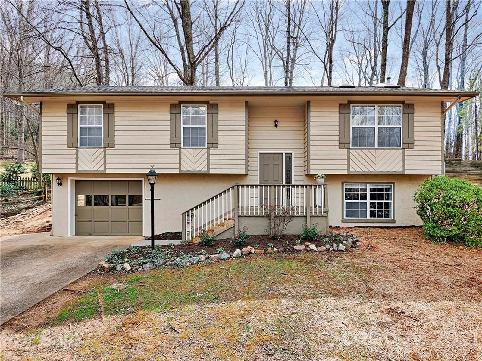 Property image 1 at 21 Valleywood Court, Asheville, NC 28803