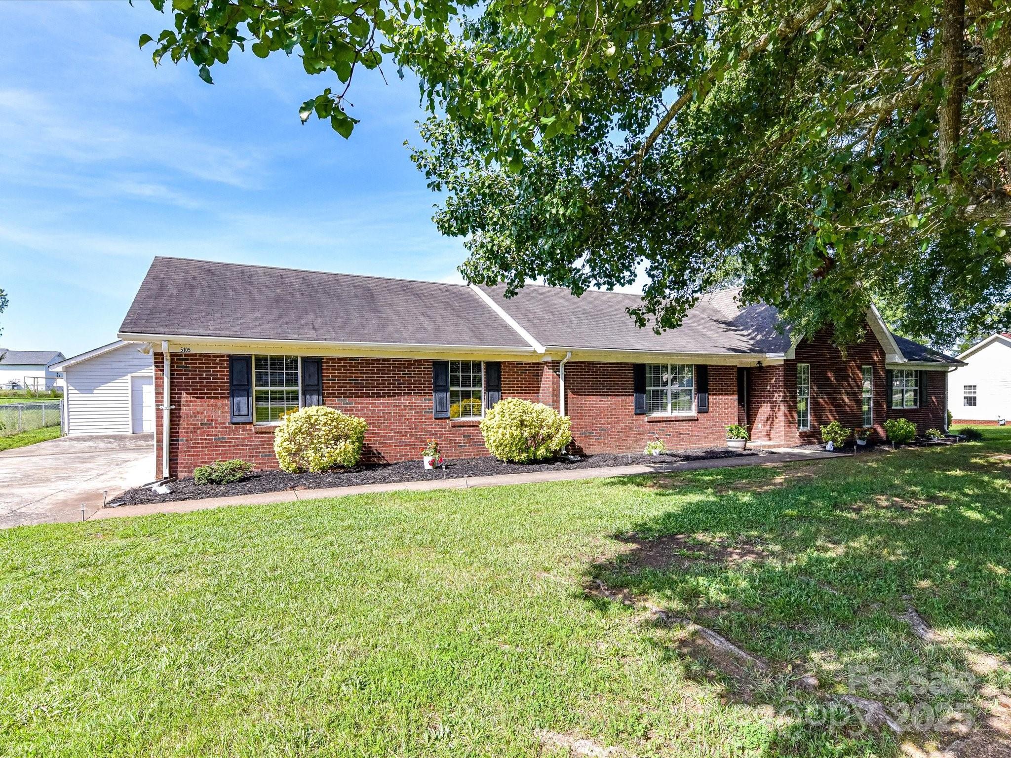 Property image 2 of 5105 Hampton Meadows Road in Hampton Meadows, Monroe, NC 28110