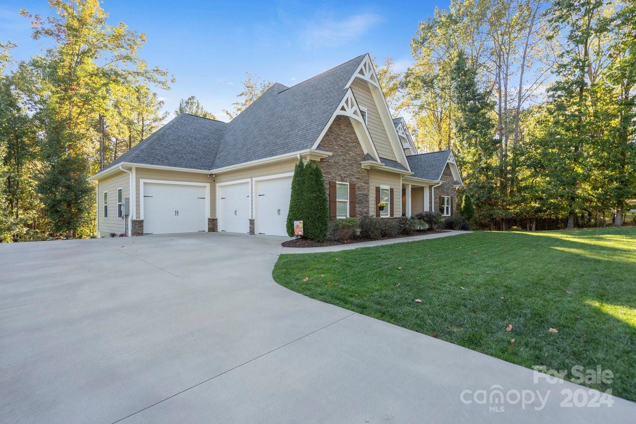 Property image 3 of 124 Bagby Road in Woodleaf, Mooresville, NC 28117