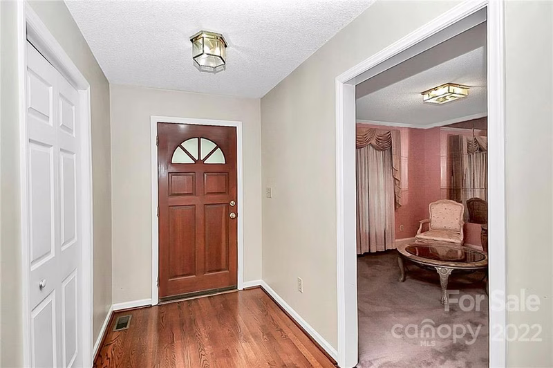 Property image 4 at 5601 Hollirose Drive, Charlotte, NC 28227