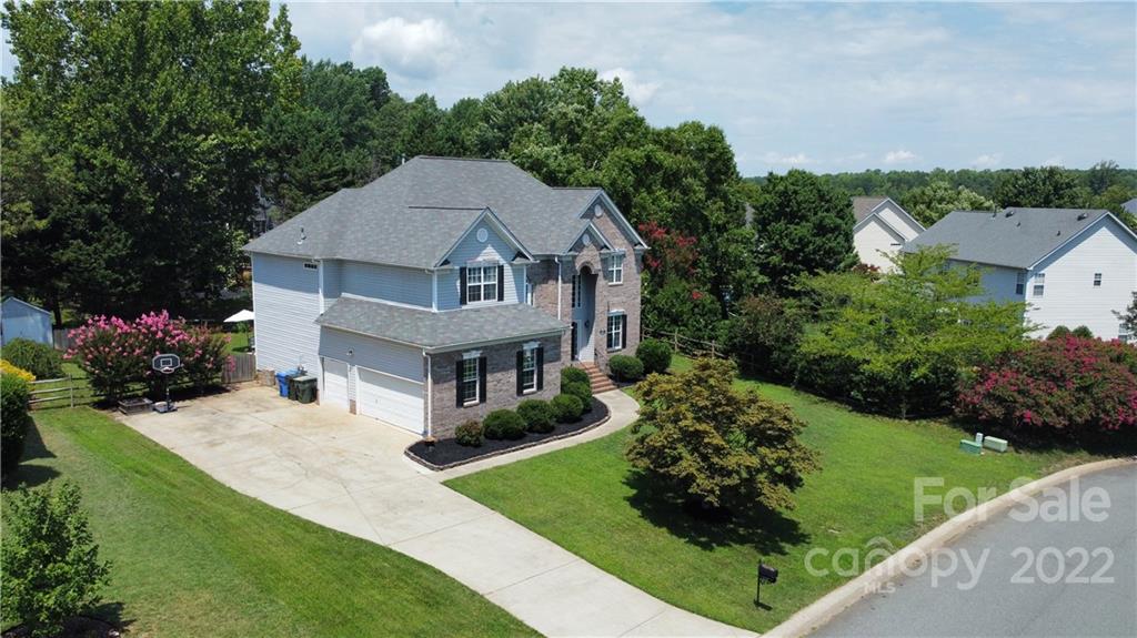 Property image 2 of 110 Crossbow Lane in Morrison Cove, Mooresville, NC 28117