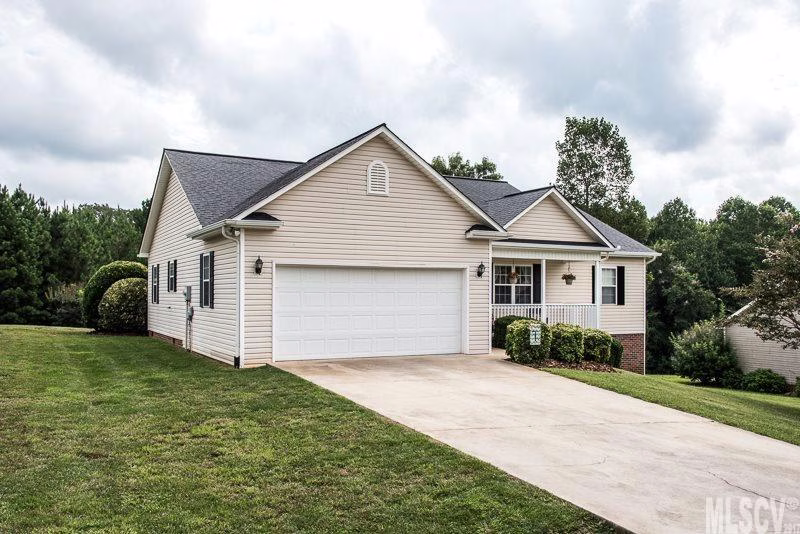 Property image 2 at 5170 Landing View Drive, Granite Falls, NC 28630