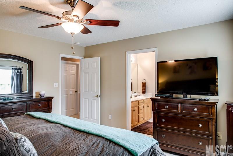 Property image 3 of 5170 Landing View Drive in Lakeview Acres, Granite Falls, NC 28630