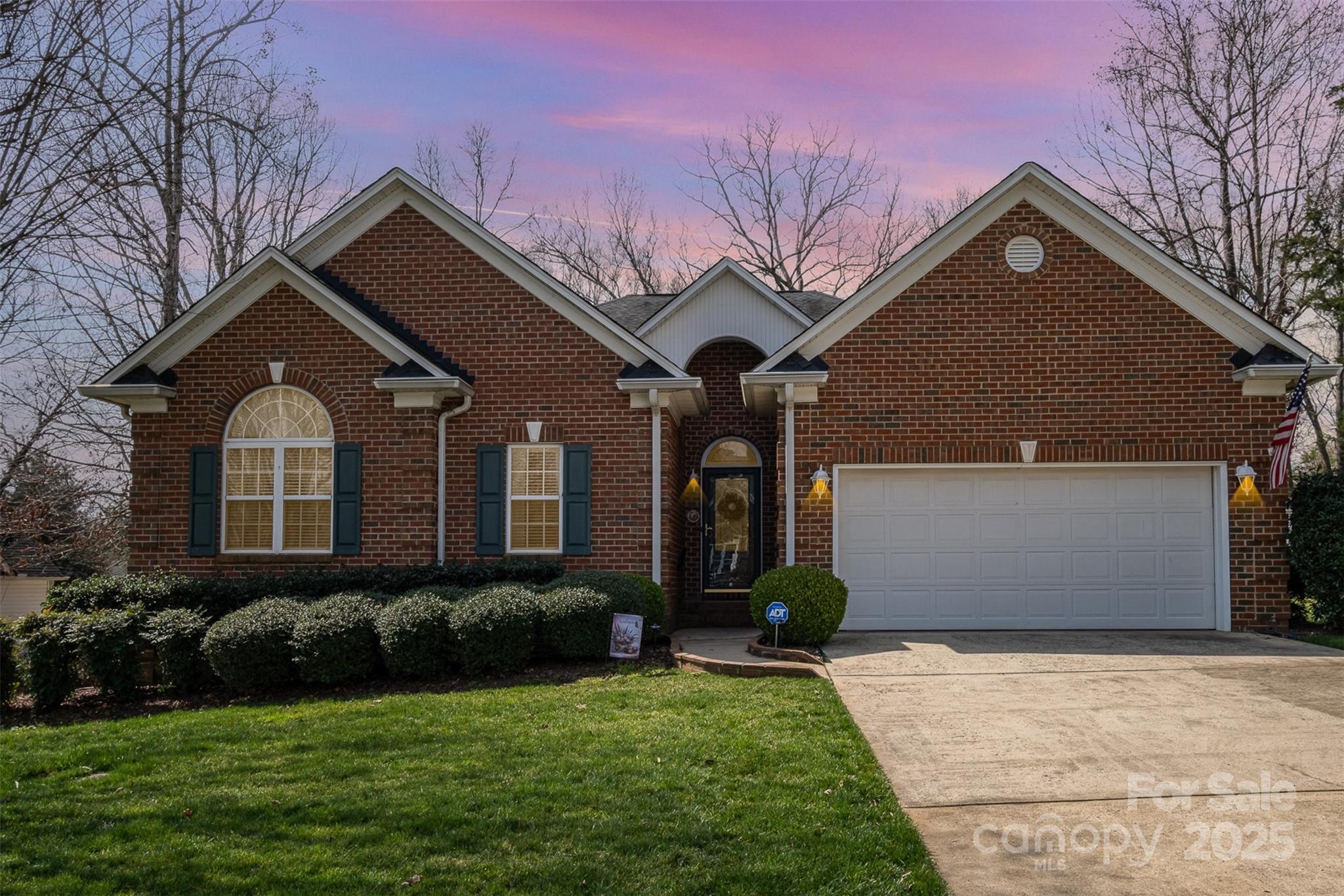 Property image 2 of 2713 Firethorn Court in Cypress Pointe, Gastonia, NC 28056