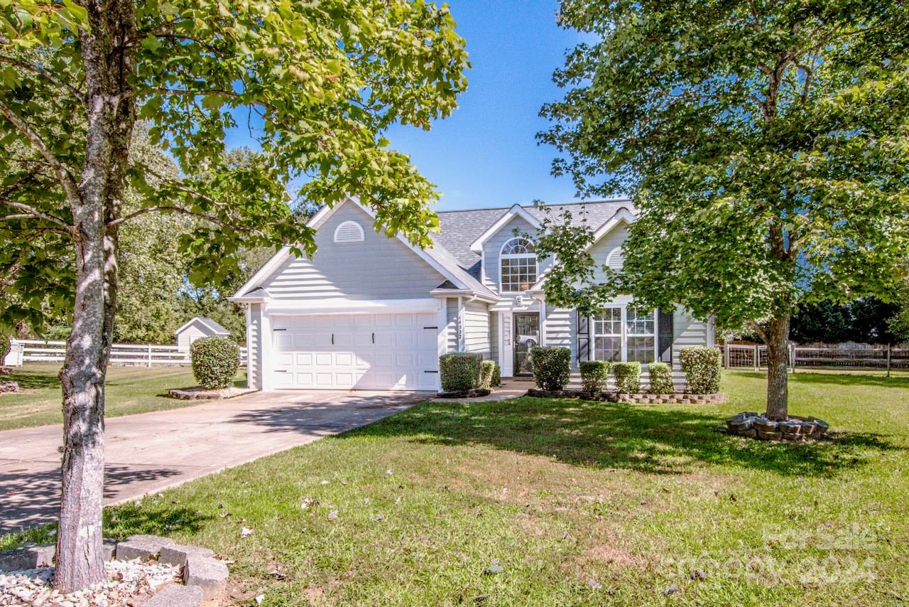 Property image 2 of 14322 Chenault Drive in Covington, Huntersville, NC 28078