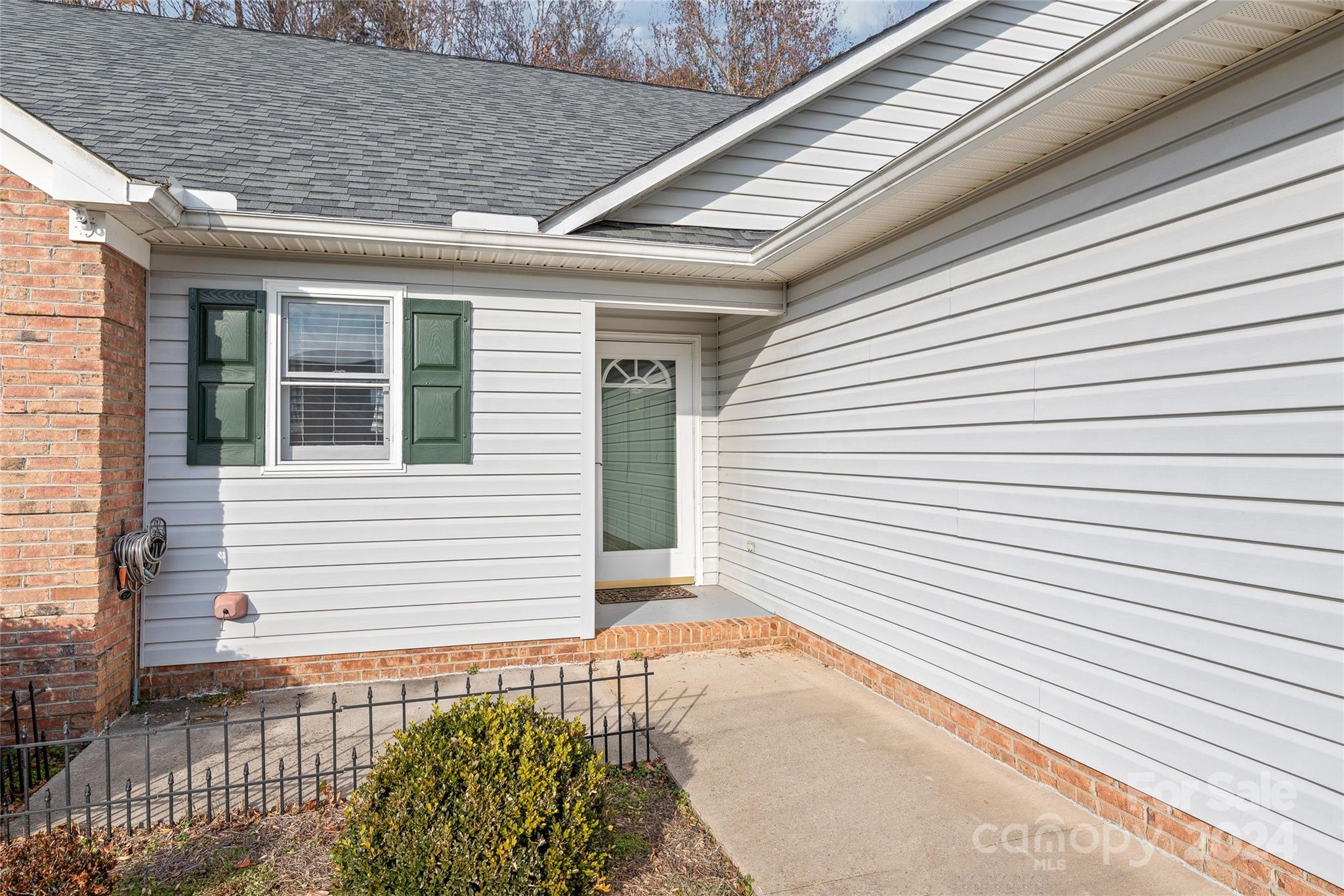 Property image 4 of 914 Hidden Creek Circle in Hidden Creek, Salisbury, NC 28147