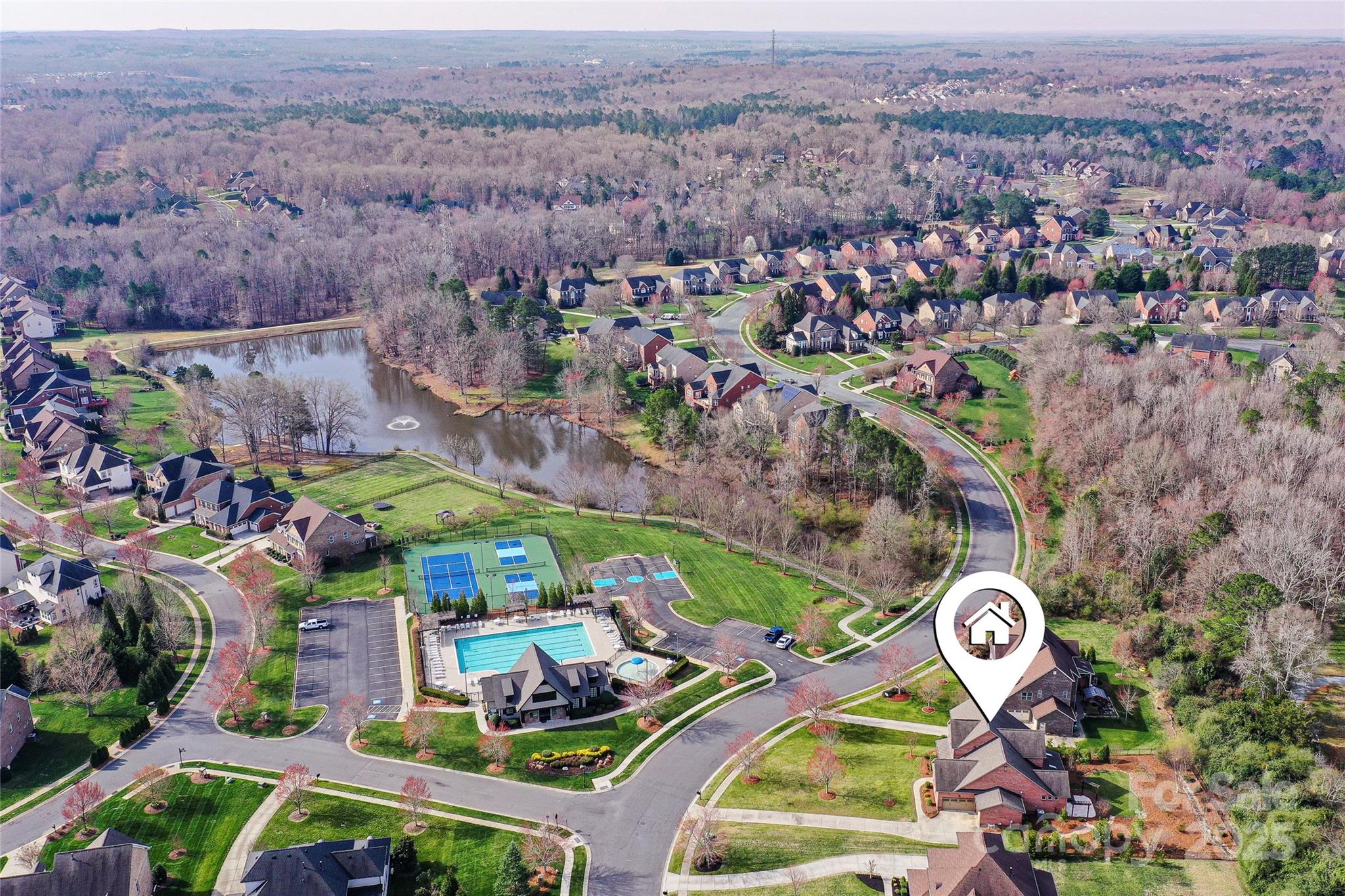 Property image 5 of 900 Crooked River Drive in Weddington Trace, Waxhaw, NC 28173