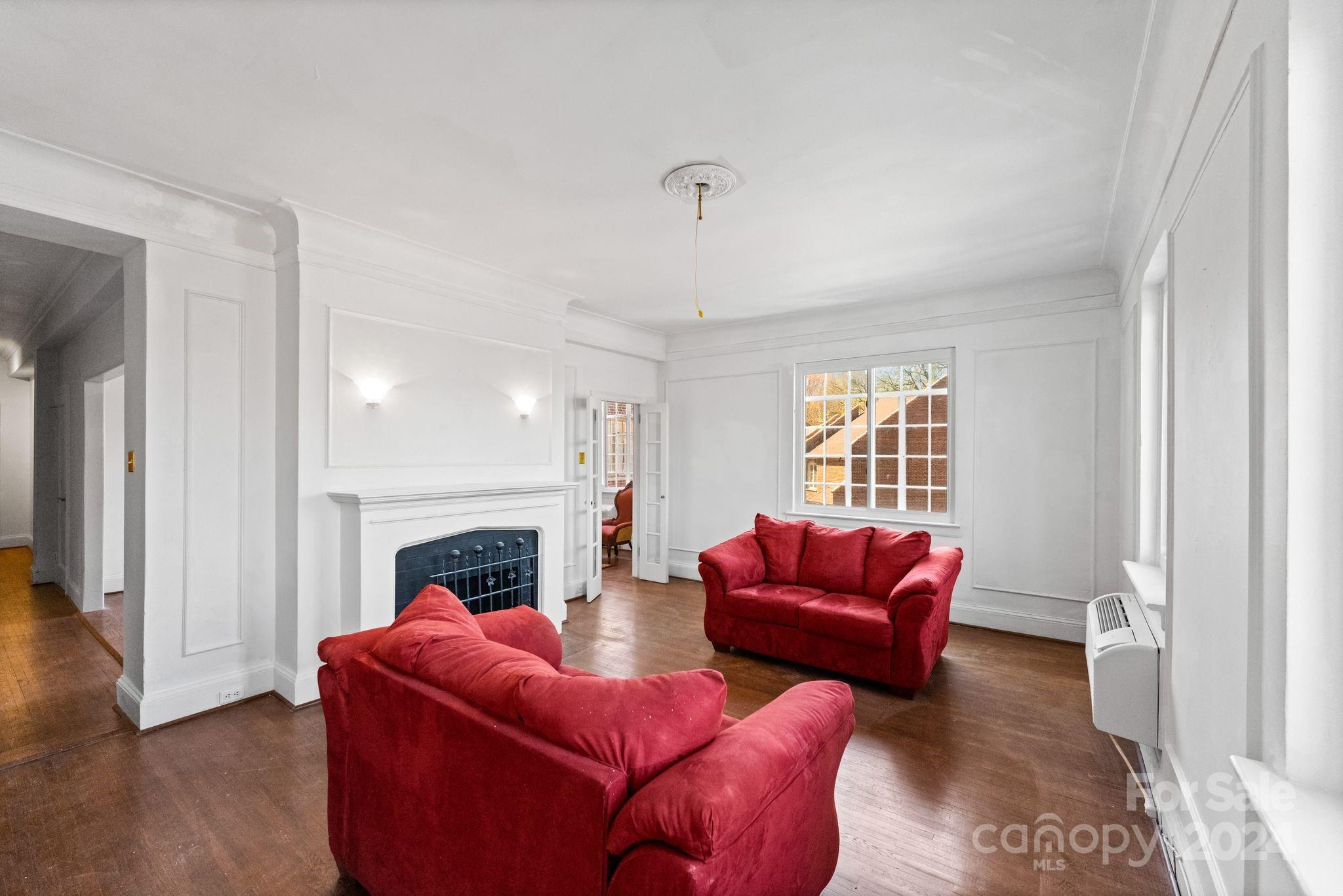 Property image 5 of 301 10th Street in The Poplar, Charlotte, NC 28202