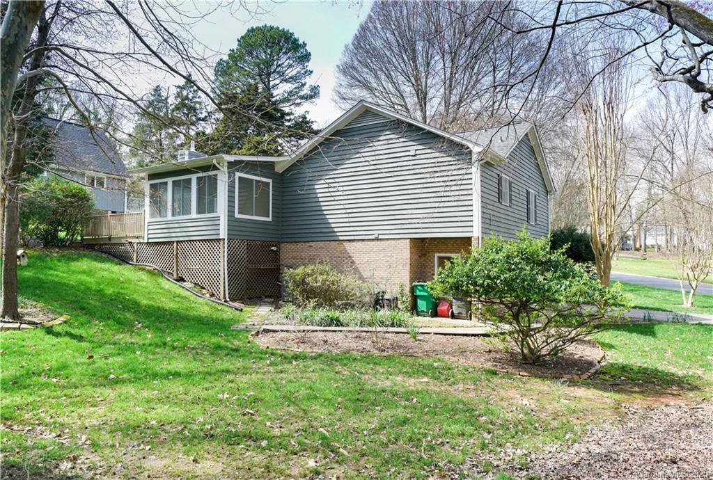 Property image 4 of 6701 Woodshed Circle in Country Roads, Charlotte, NC 28270