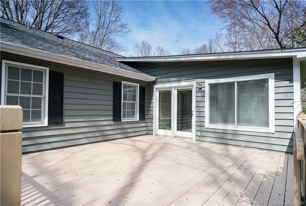Property image 5 of 6701 Woodshed Circle in Country Roads, Charlotte, NC 28270