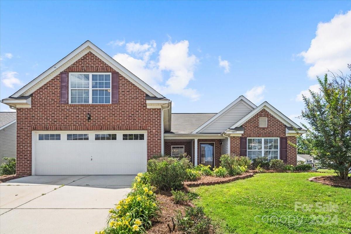Property image 2 of 1057 Silverberry Street in Willow Creek, Gastonia, NC 28054