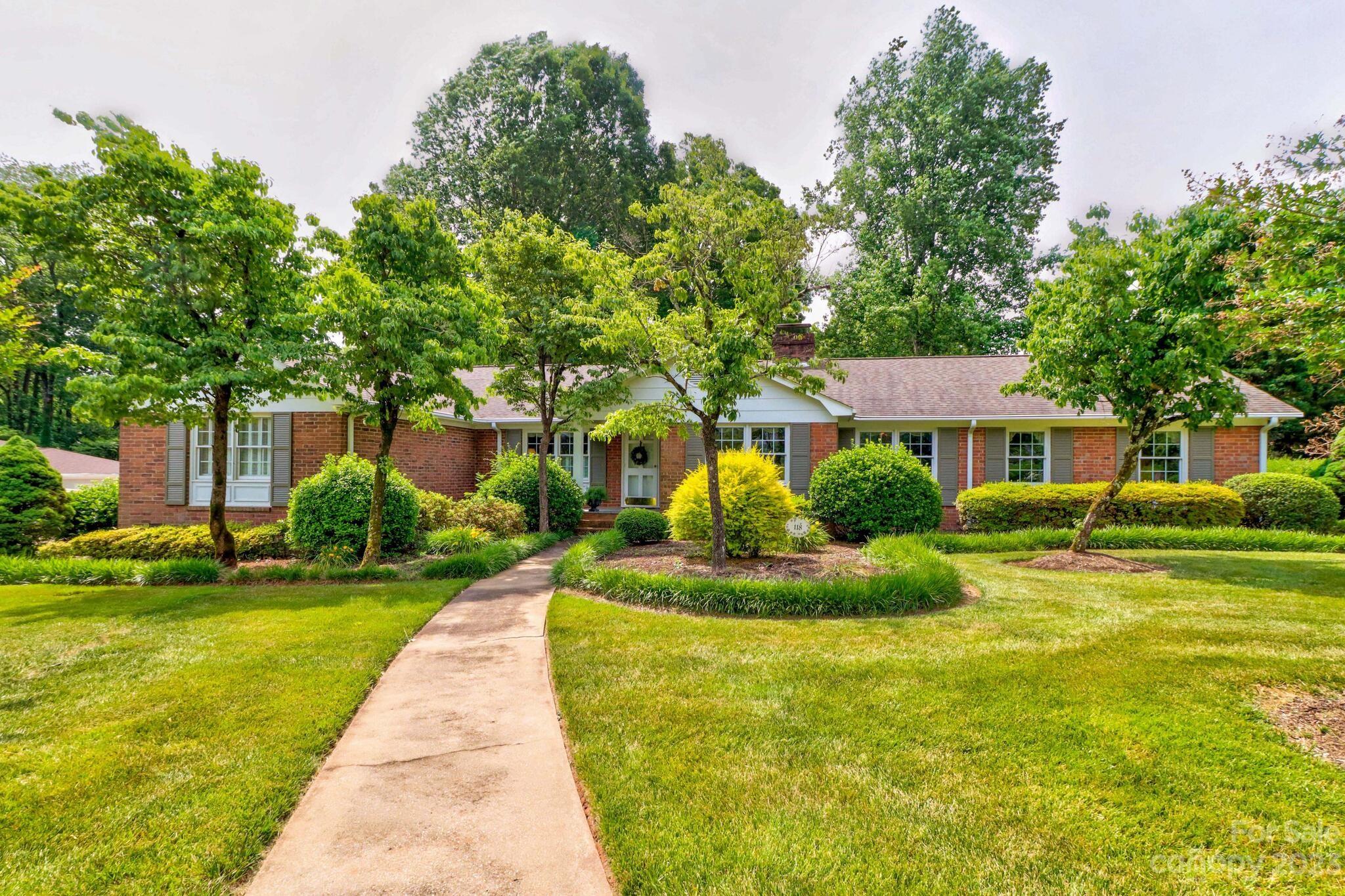 Property image 2 of 118 Stratford Place in Country Club Hills, Salisbury, NC 28144