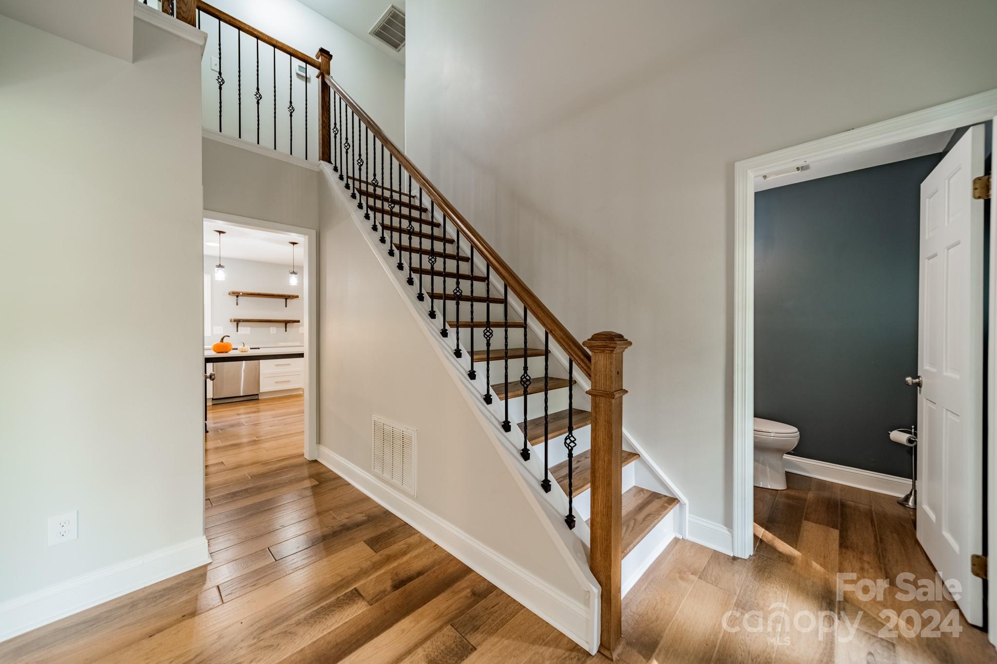 Property image 5 of 6632 Carmel Hills Drive in Carmel Hills, Charlotte, NC 28226