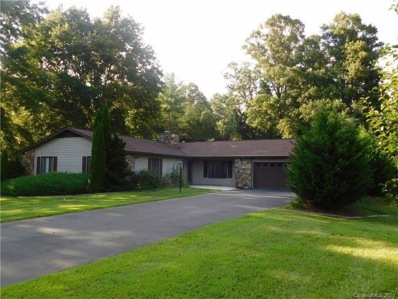 118 Larchmont Drive