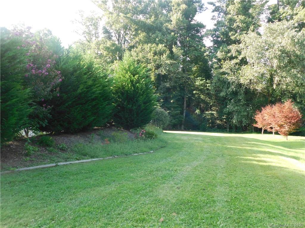 Property image 3 of 118 Larchmont Drive in Tamarac, Hendersonville, NC 28791