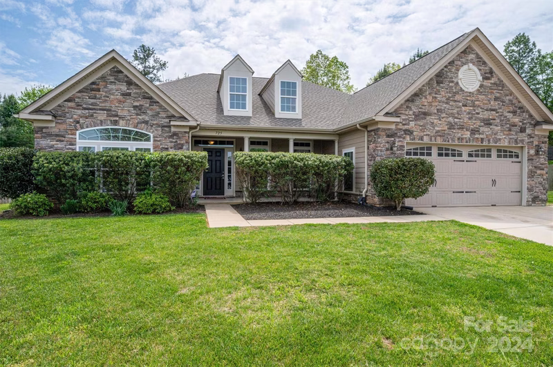 725 Heddington Court