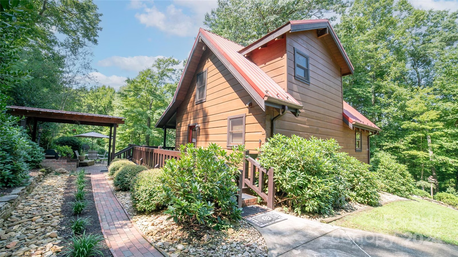 Property image 1 at 1516 Yadkin Lane, Lenoir, NC 28645