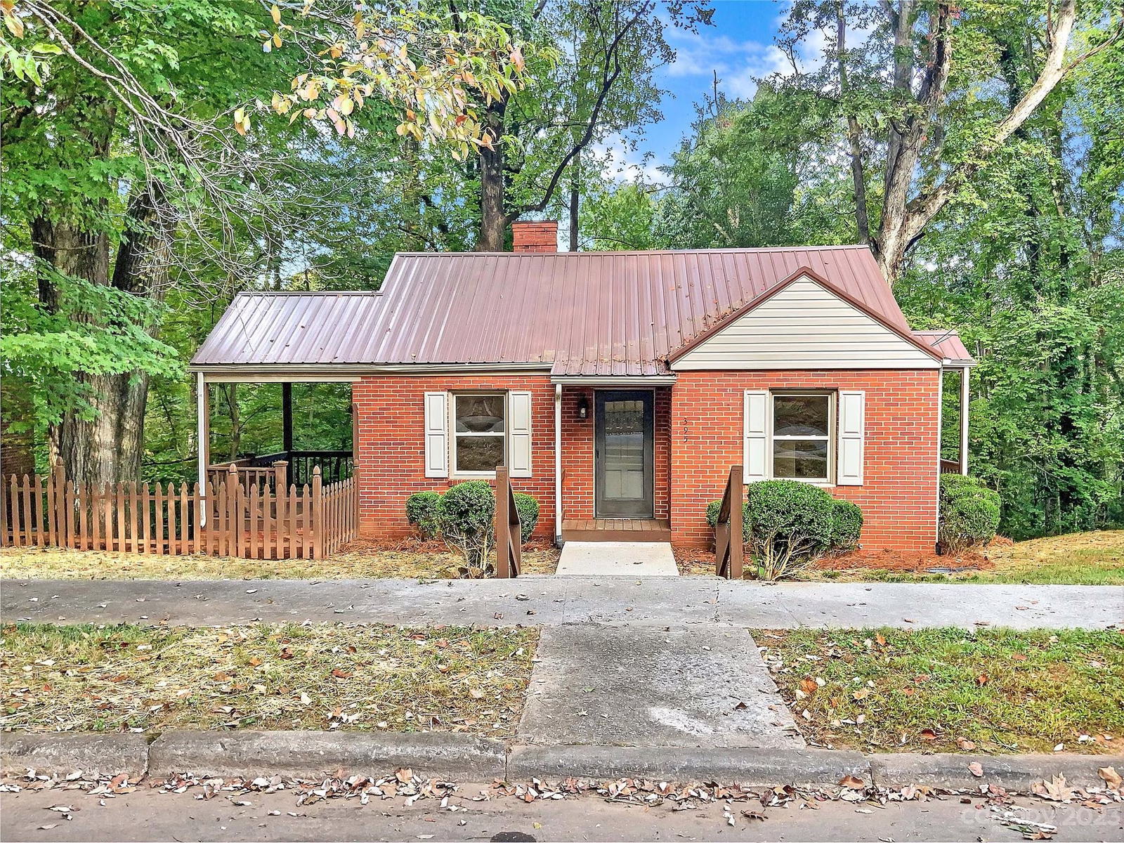 Property image 1 at 395 Westwood Drive, Statesville, NC 28677