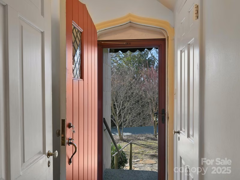 Property image 4 at 48 Westover Drive, Asheville, NC 28801