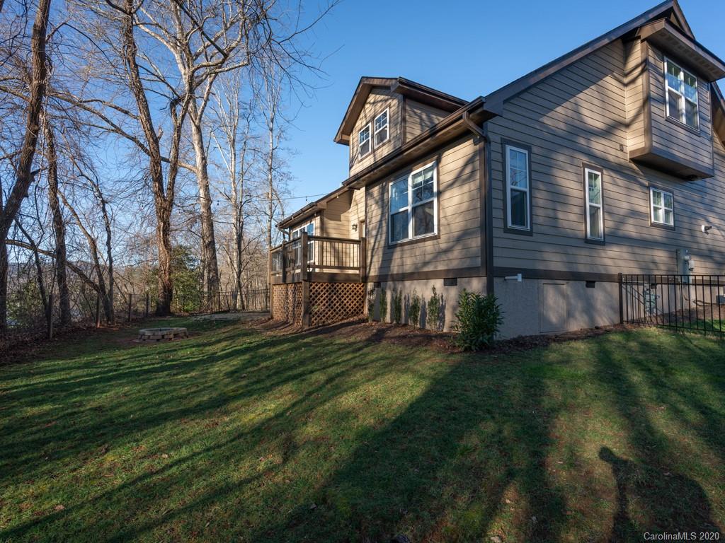 Property image 4 of 24 Asher Lane in Cottages at Glenn Oaks, Arden, NC 28704