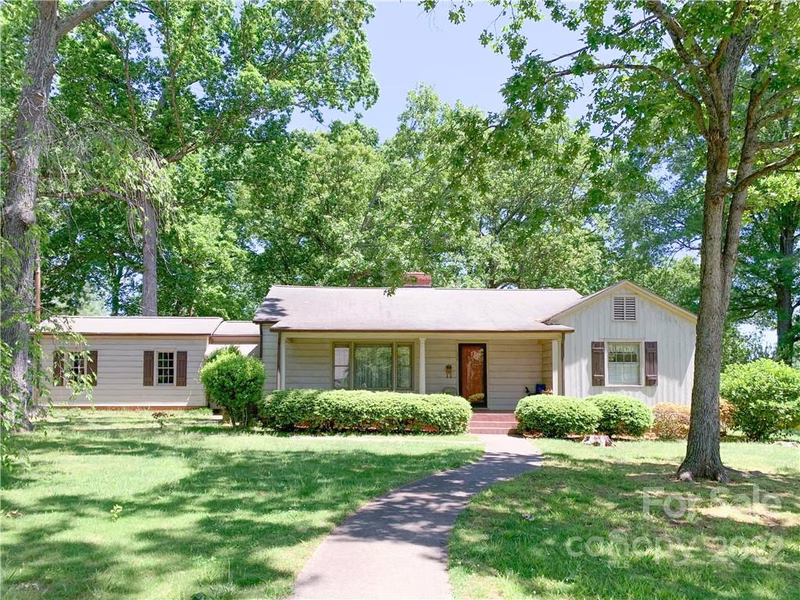 Property image 2 at 320 Euclid Avenue, Statesville, NC 28677