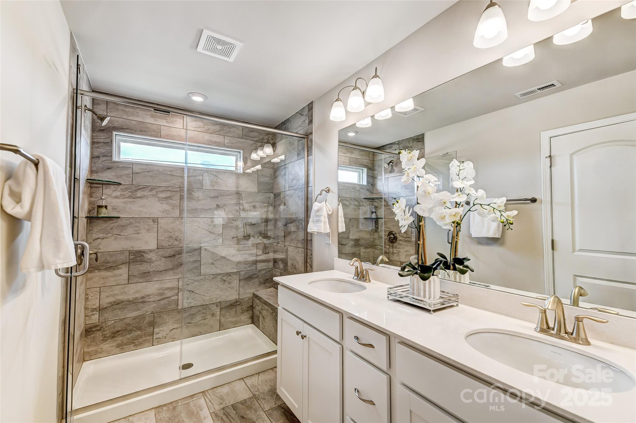 Property image 2 of 2650 Selbourne Drive in Westfall, Gastonia, NC 28052