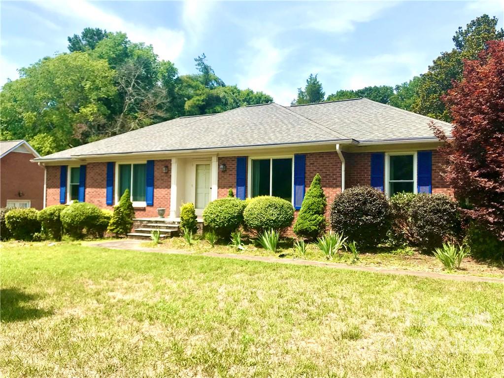 Property image 2 of 427 Wake Drive in Eagle Heights, Salisbury, NC 28144