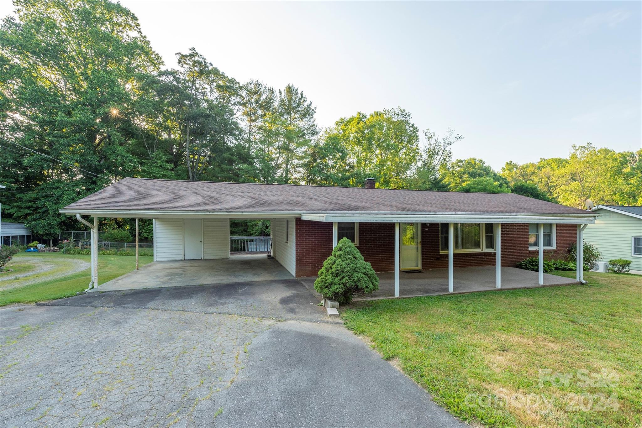 Property image 2 of 146 Eastwood Avenue in Grovemont, Swannanoa, NC 28778