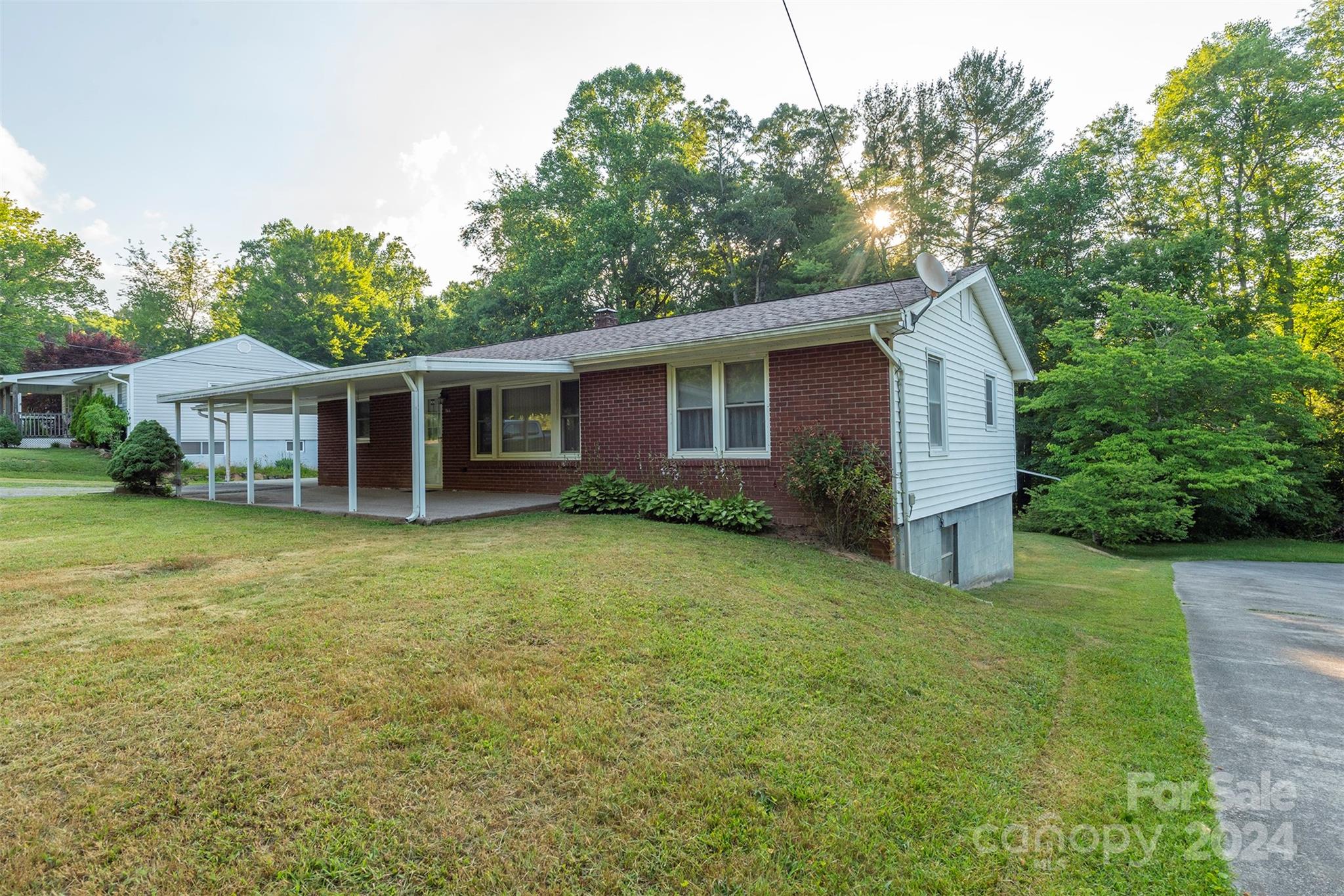 Property image 3 of 146 Eastwood Avenue in Grovemont, Swannanoa, NC 28778