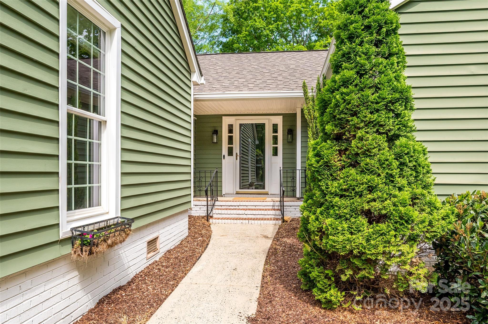 Property image 2 of 5916 Rexwood Place in Spring Valley, Charlotte, NC 28210