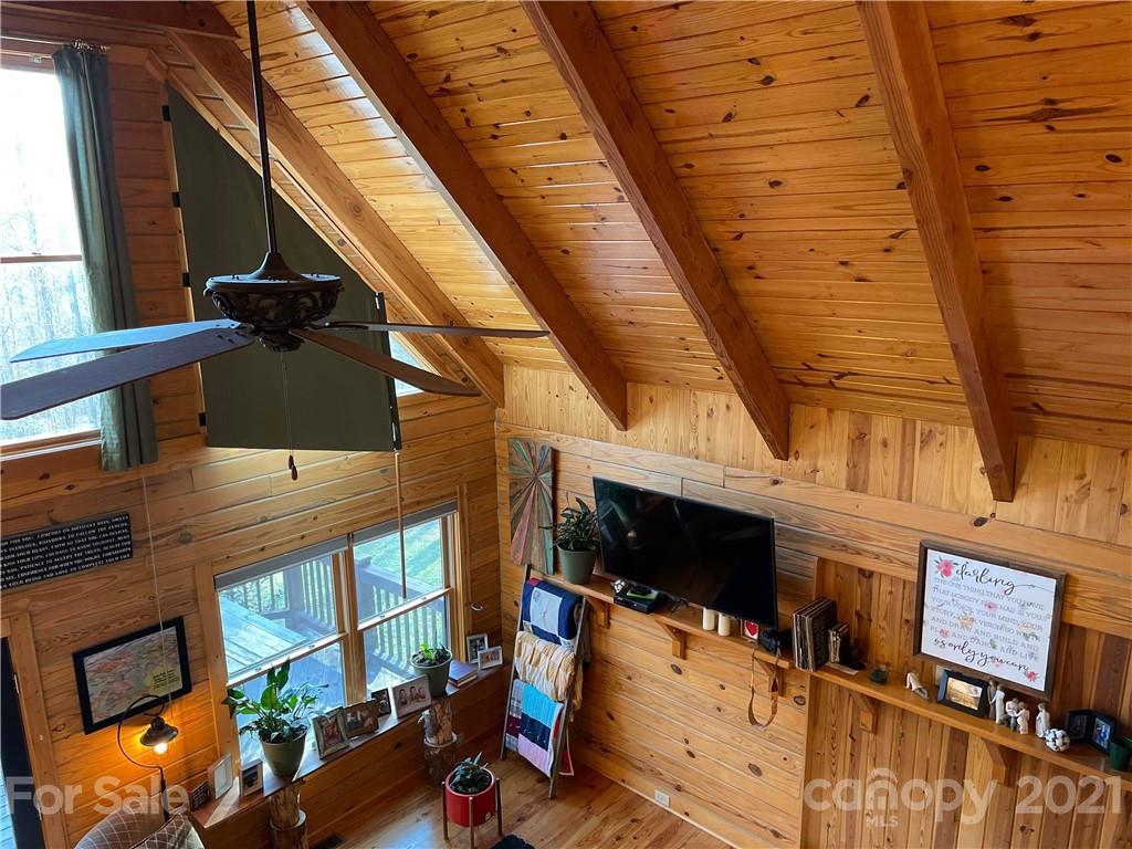 Property image 4 of 397 Forest Ridge Court in Forest Heights, Marion, NC 28752