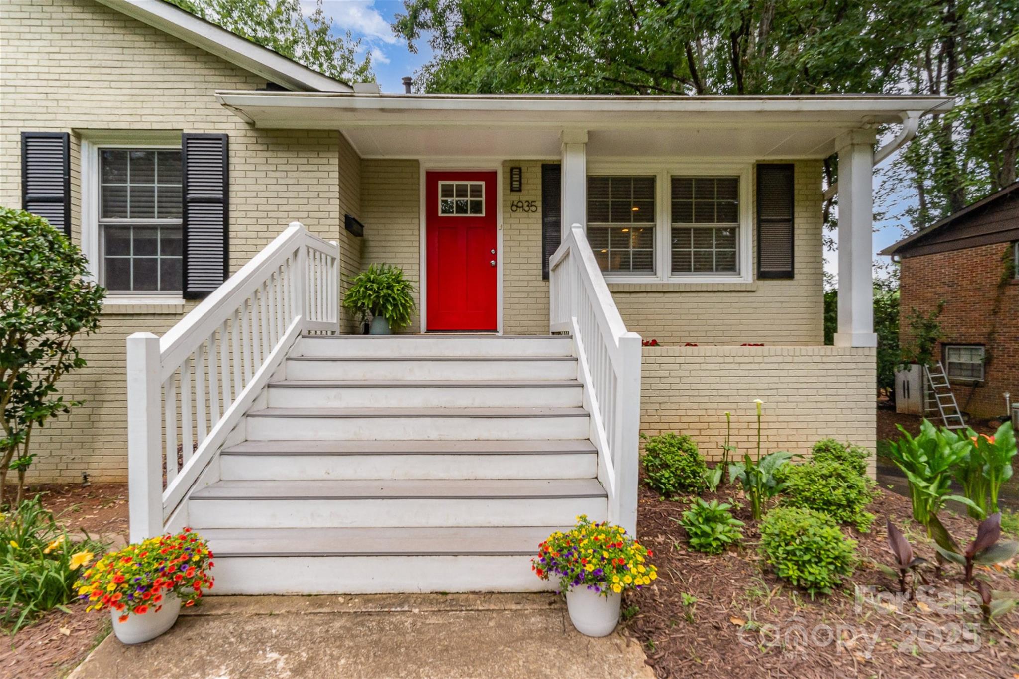 Property image 2 of 6935 Woodstock Drive in Starmount, Charlotte, NC 28210
